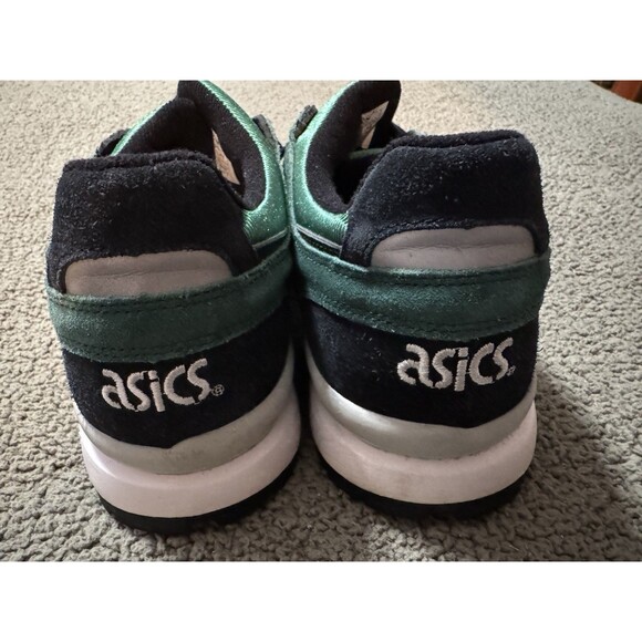 Athletic_Shoes